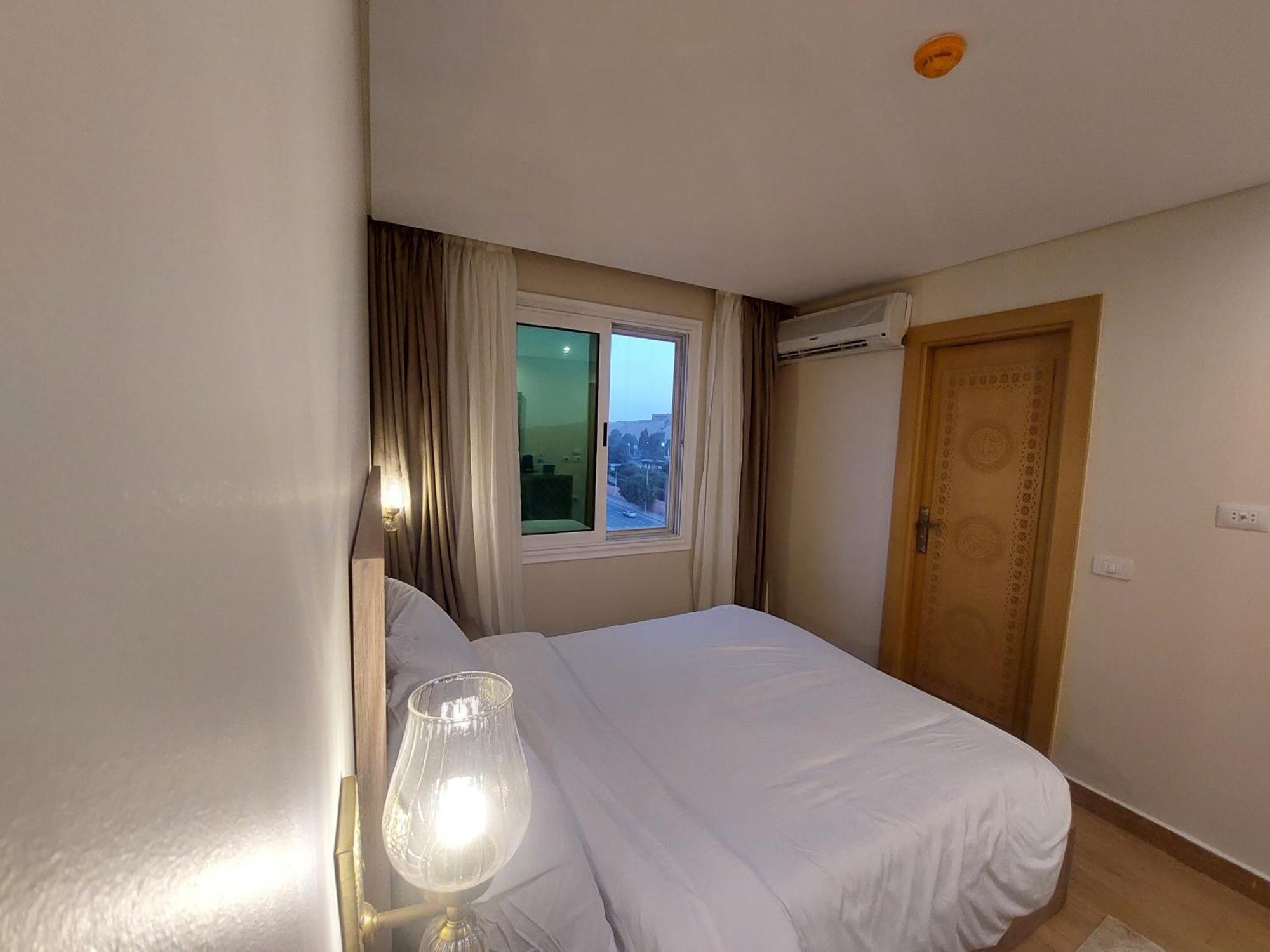Doudou Pyramids View Hotel Kafret el-Gabal Eksteriør billede