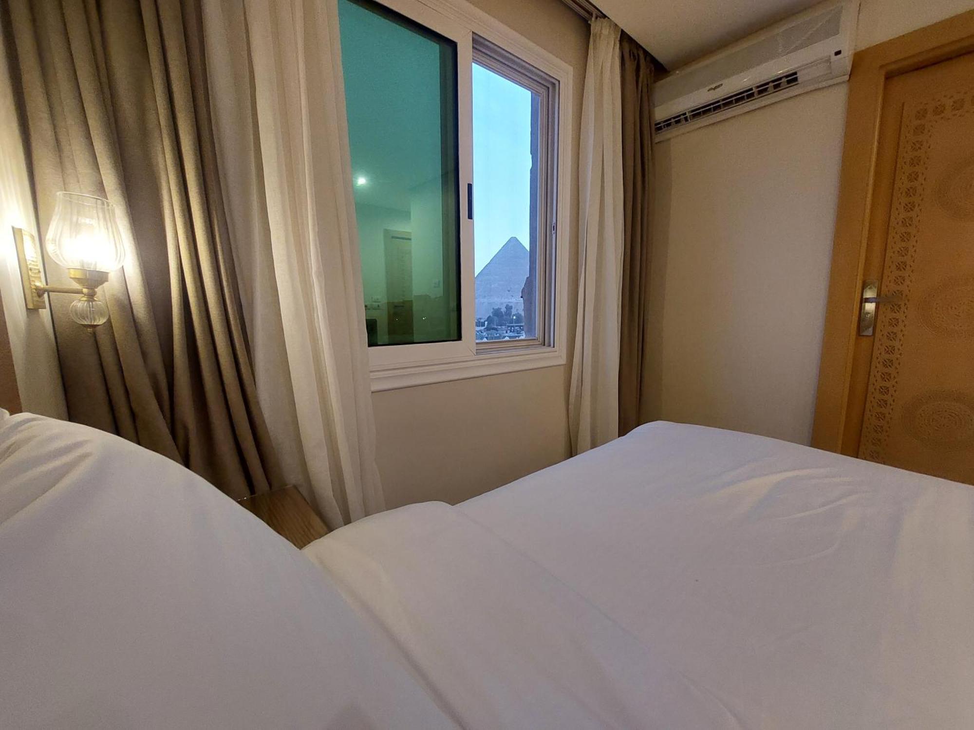 Doudou Pyramids View Hotel Kafret el-Gabal Eksteriør billede