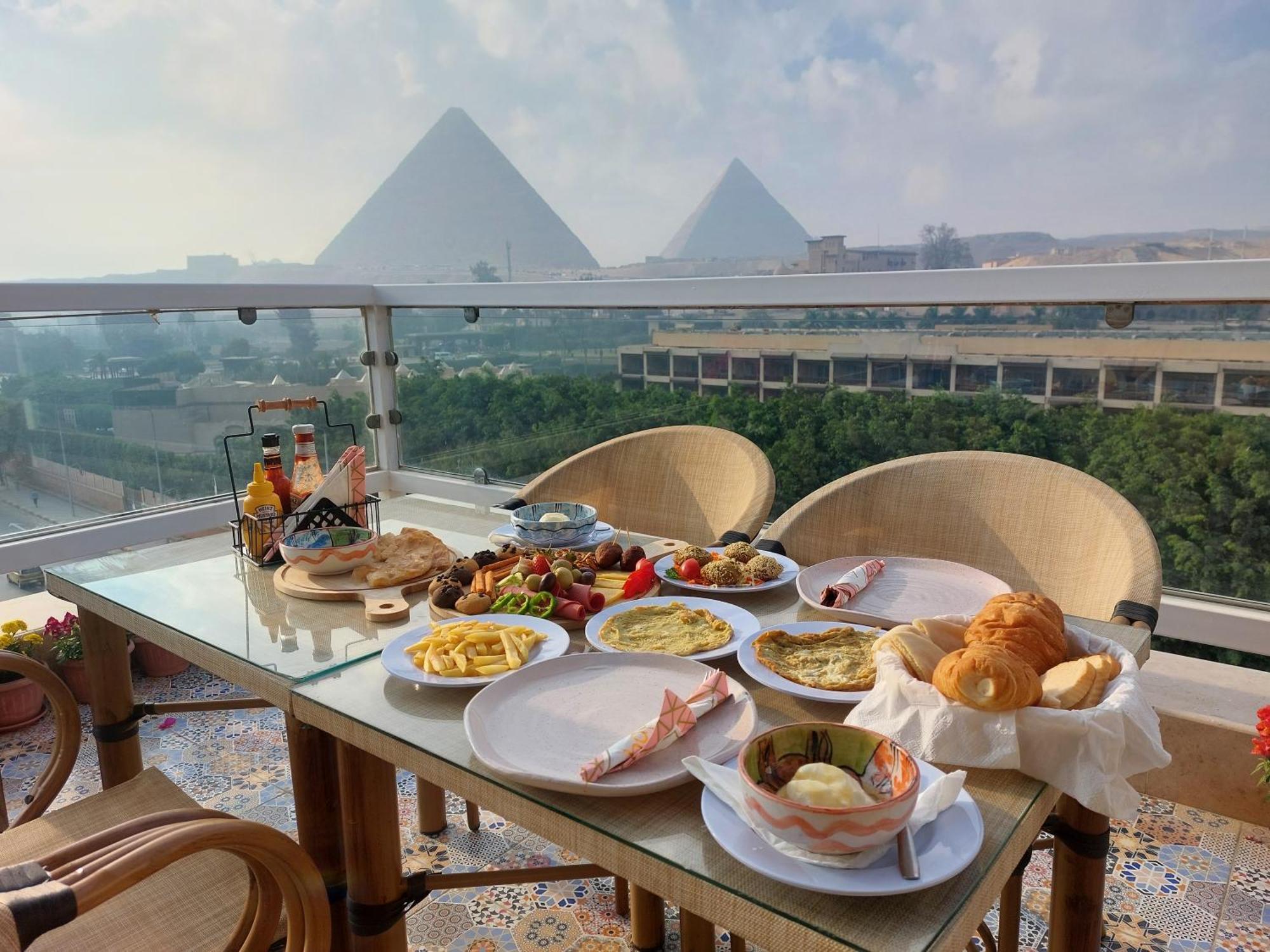 Doudou Pyramids View Hotel Kafret el-Gabal Eksteriør billede