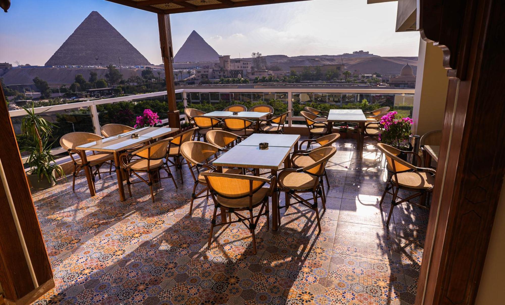 Doudou Pyramids View Hotel Kafret el-Gabal Eksteriør billede
