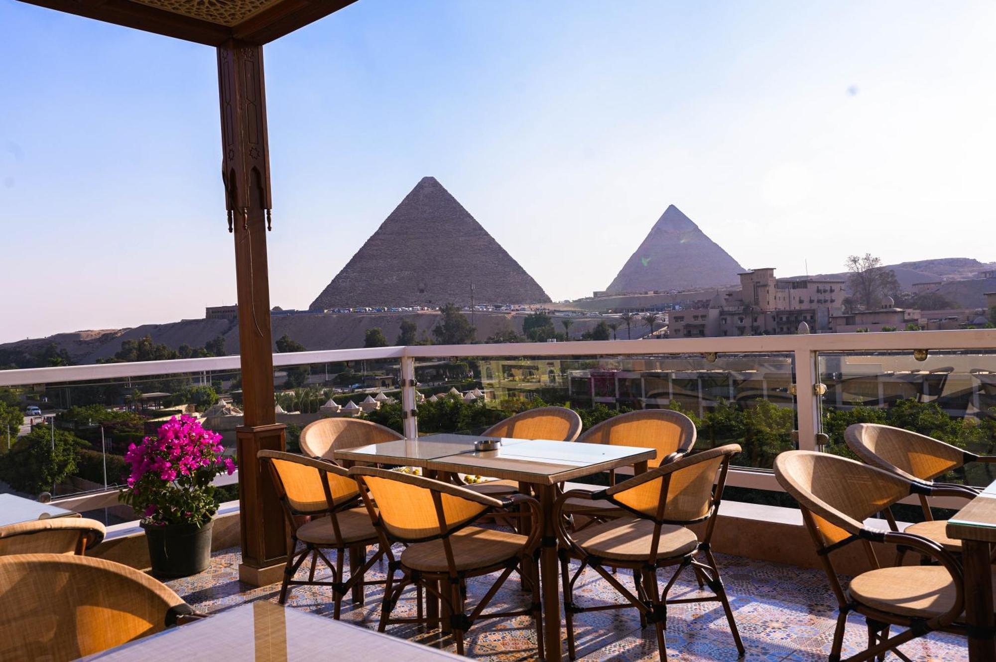 Doudou Pyramids View Hotel Kafret el-Gabal Eksteriør billede