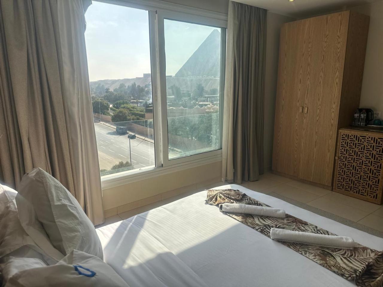 Doudou Pyramids View Hotel Kafret el-Gabal Eksteriør billede