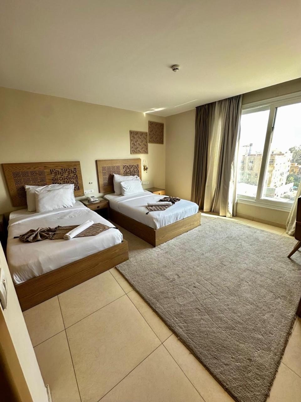 Doudou Pyramids View Hotel Kafret el-Gabal Eksteriør billede